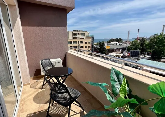 Apartament Bratanov Asteria Family