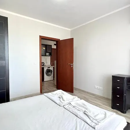 Bratanov Asteria Family Apartment