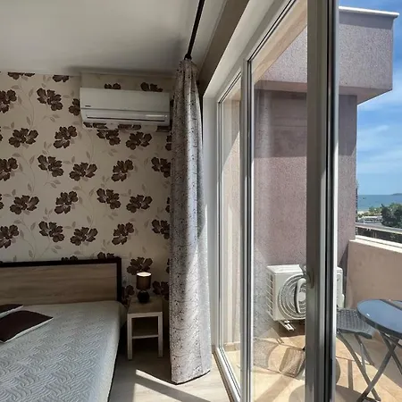 Bratanov Asteria Family