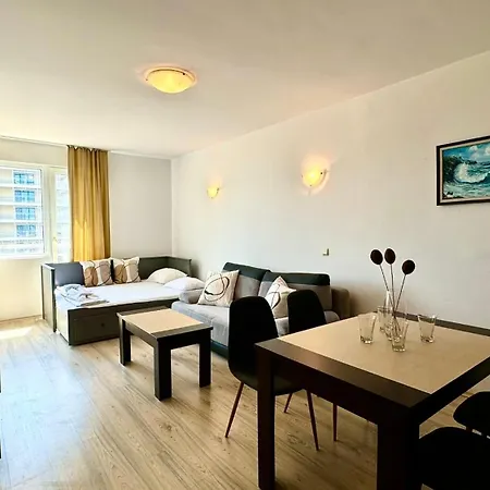 Bratanov Asteria Family 아파트 *