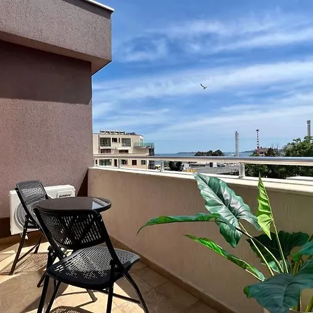 Bratanov Asteria Family Apartman