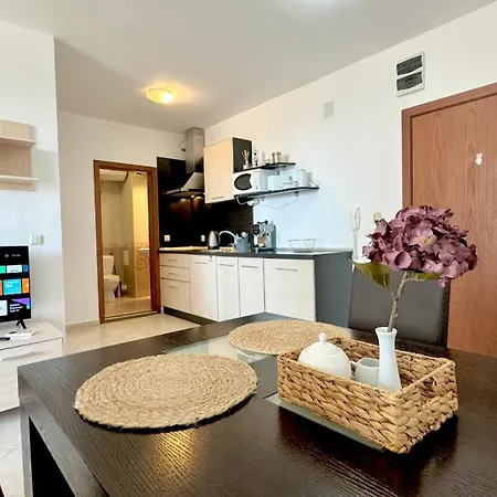 Bratanov Asteria Family Apartman *