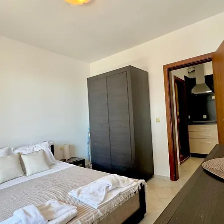 Bratanov Asteria Family Apartman